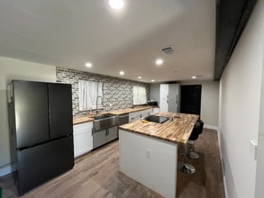 740 Jenkins St in Kissimmee, FL - Foto de edificio - Building Photo