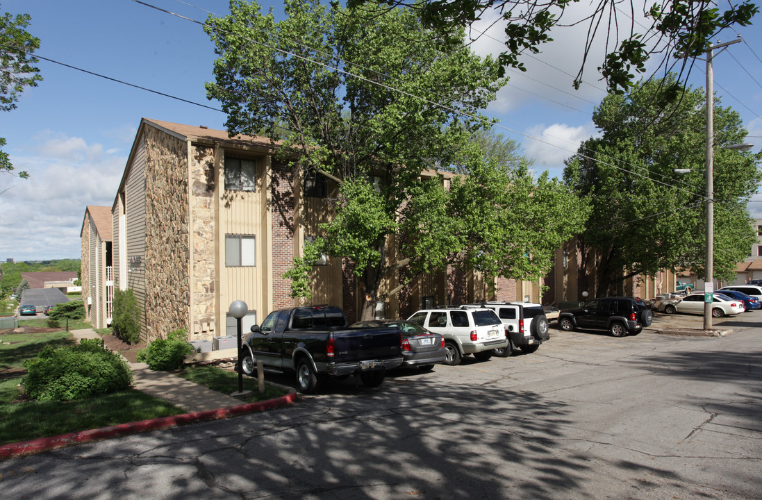 Copper Leaf Apartments in Omaha, NE - Building Photo