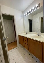 430 Sandhurst Dr in Milpitas, CA - Building Photo - Building Photo