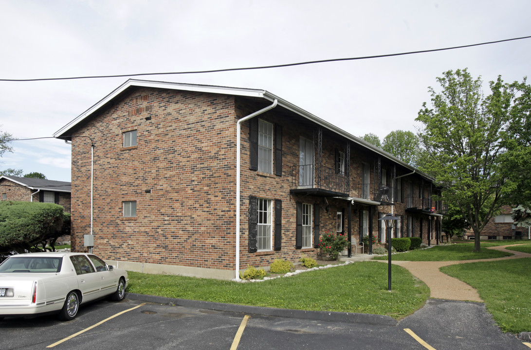 Chez Orleans Apartments in Hazelwood, MO - Building Photo