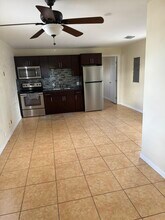 6400 2nd St in Key West, FL - Foto de edificio - Building Photo