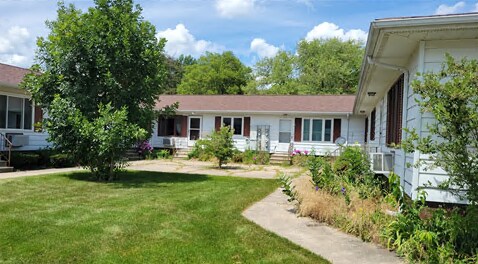 126 N 2nd St in West Branch, IA - Building Photo