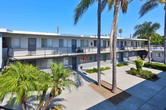 The Palms Apartments in Anaheim, CA - Building Photo - Primary Photo