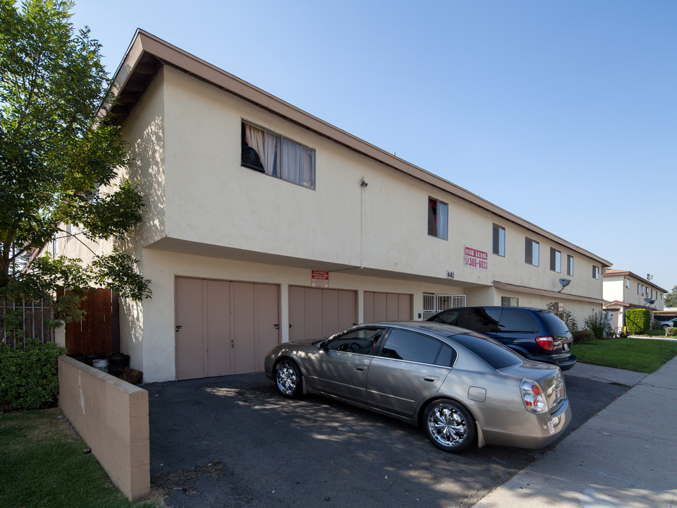 441-455 N Orange Ave in La Puente, CA - Building Photo