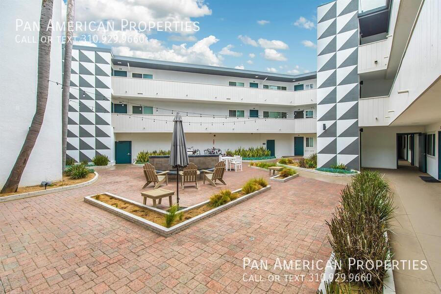 4034 S Pacific Ave in Los Angeles, CA - Building Photo