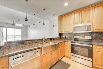 8255 S Las Vegas Blvd in Las Vegas, NV - Building Photo - Building Photo