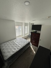 1075 Morning Sun Ln in Corona, CA - Building Photo - Building Photo