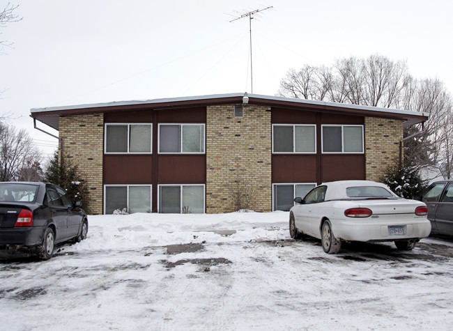 1910 10th Ave S in St. Cloud, MN - Building Photo - Building Photo