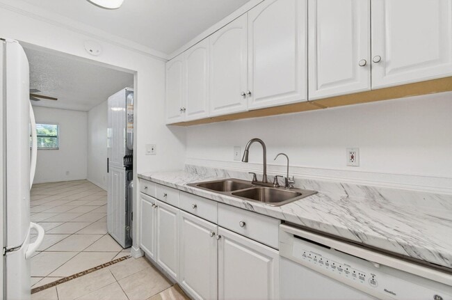 500 SW 2nd Ave, Unit 111 in Boca Raton, FL - Building Photo - Building Photo