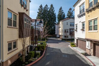 2025-2065 San Luis Ave in Mountain View, CA - Foto de edificio - Building Photo