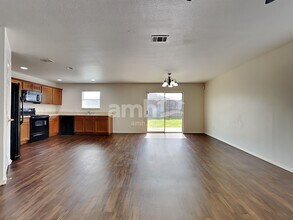 813 Honey Dew Ln in Fort Worth, TX - Building Photo - Building Photo