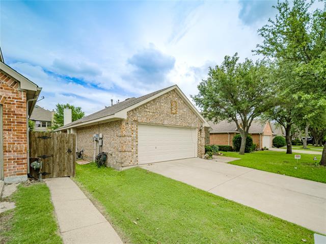 2657 Red Spruce Dr in Little Elm, TX - Foto de edificio - Building Photo