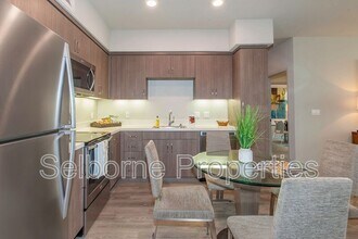 5239 Claremont Ave in Oakland, CA - Building Photo - Building Photo