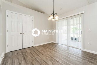 210 Dalton Dr in Kissimmee, FL - Building Photo - Building Photo
