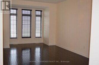 76 Rustle Woods Ave in Markham, ON - Building Photo - Building Photo