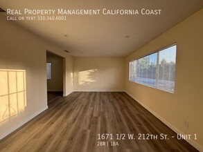 1671 1/2 W 212th St in Torrance, CA - Building Photo - Building Photo