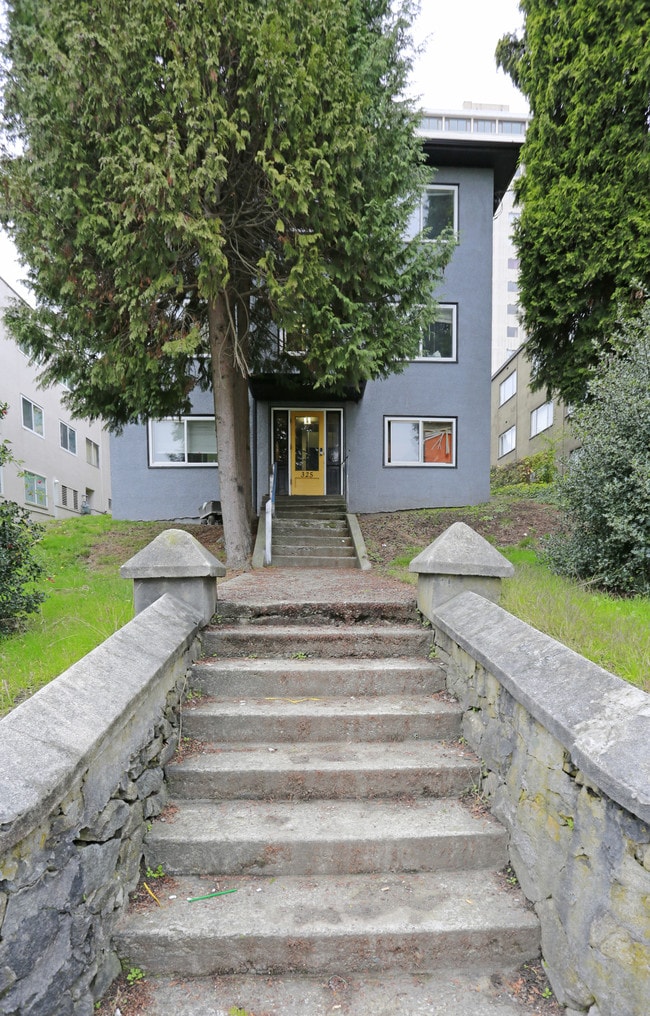 Lynwood Apartment/Herring Home