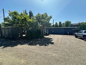 2090 SW 3rd St in Corvallis, OR - Building Photo - Building Photo