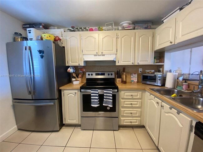 10288 NW 9th St in Miami, FL - Building Photo - Building Photo