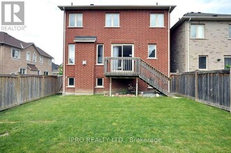 46 Langhorst Crescent in Richmond Hill, ON - Building Photo - Building Photo