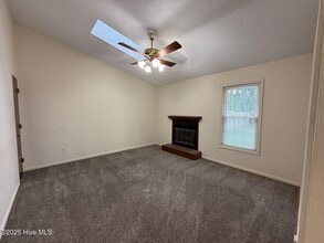 710 Pinewood Dr in Jacksonville, NC - Building Photo - Building Photo