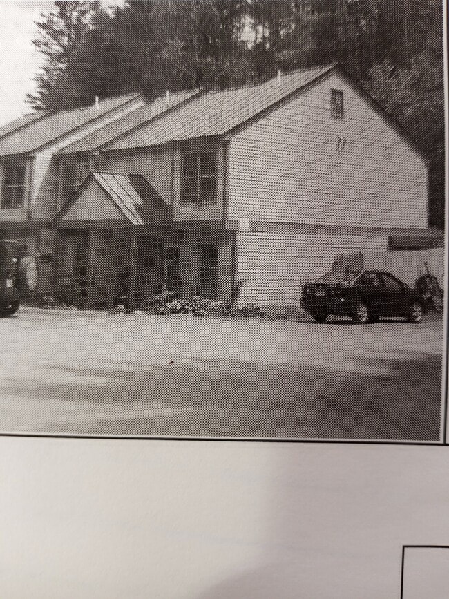 property at 10 Merrill Pl
