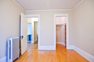 $1095 – 1 BR, 1 BA Apt, Incl Heat & Electric - Close to UW-Milwaukee - 3000 N Oakland Ave in Milwaukee, WI - Building Photo - Building Photo