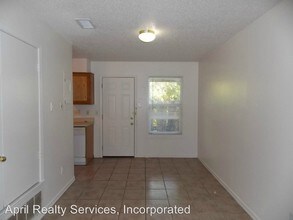 200 Laurel Dr in Round Rock, TX - Foto de edificio - Building Photo