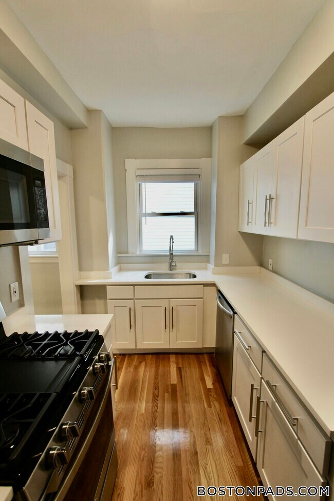 55 Estes St in Lynn, MA - Building Photo - Building Photo