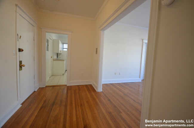 111 Kilsyth Rd, Unit 2 in Boston, MA - Building Photo - Building Photo