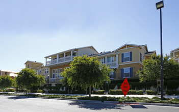 One Marina in Redwood City, CA - Foto de edificio - Building Photo