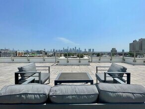 75 Jordan Ave in Jersey City, NJ - Building Photo - Building Photo