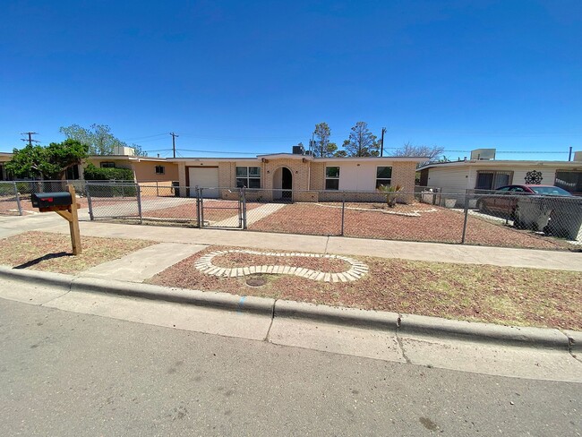 property at 10552 Murphy St