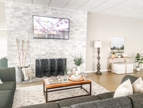 Village in the Park Apartments in Schaumburg, IL - Building Photo - Building Photo