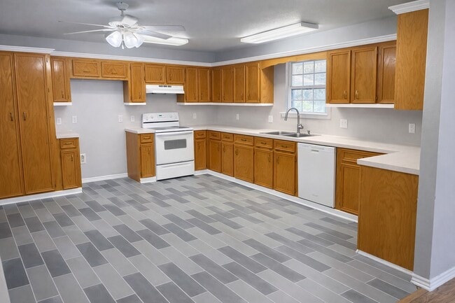 property at 182 Oak Terrace