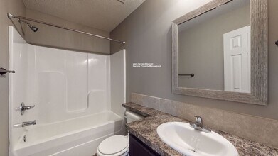 1270 N Curtis Ct in Wichita, KS - Building Photo - Building Photo