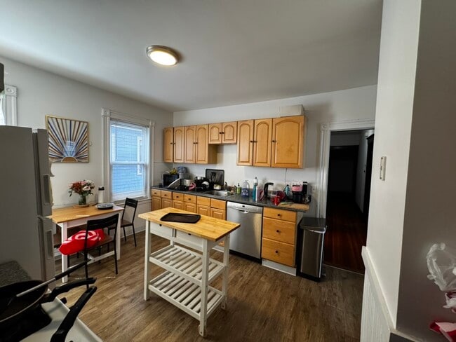 10 Cambridge Ter, Unit 2
