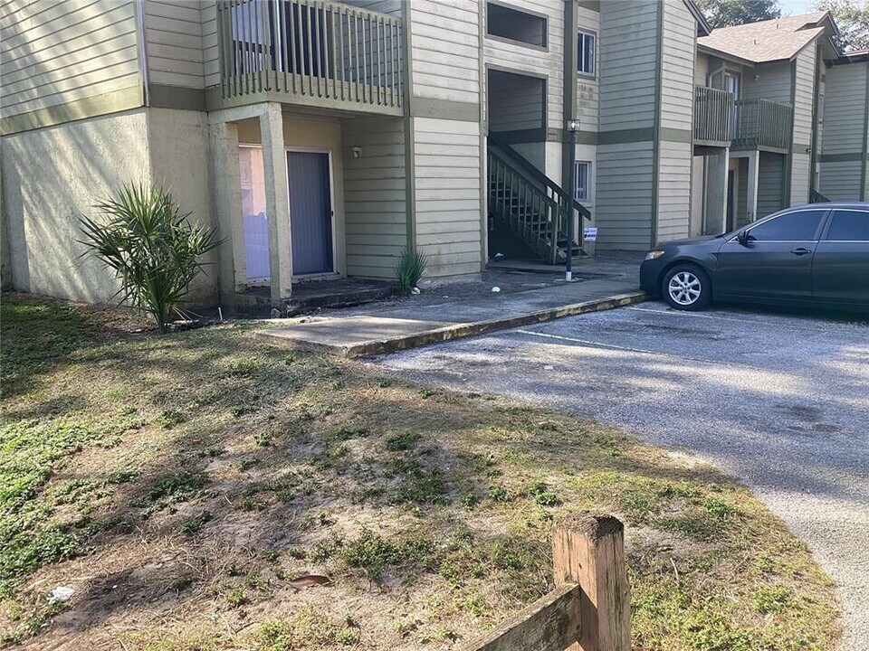 2050 Bowen Dr in Orlando, FL - Building Photo