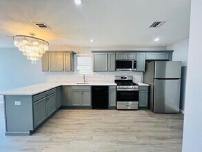 607 Garfield Ave in Jersey City, NJ - Building Photo - Building Photo