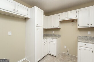 278 Castleair Dr NE in Kennesaw, GA - Building Photo - Building Photo