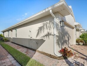 1157 Enbrook Lp in Naples, FL - Building Photo - Building Photo
