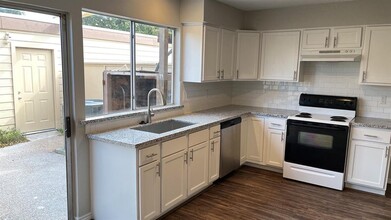 12479 S Dairy Ashford Rd in Houston, TX - Building Photo - Building Photo