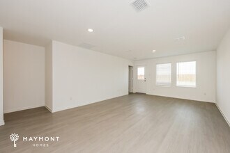 1002 Birkdale Dr in Ennis, TX - Foto de edificio - Building Photo