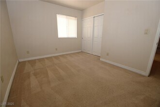 5405 Indian River Dr in Las Vegas, NV - Building Photo - Building Photo