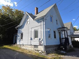 16 Kendall St in Augusta, ME - Building Photo
