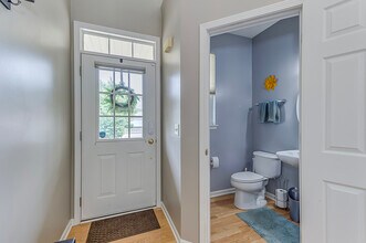 2172 Sunrise Cir in Aurora, IL - Foto de edificio - Building Photo