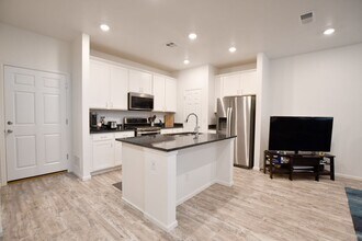 21062 E 60th Ave in Aurora, CO - Building Photo - Building Photo