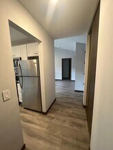 1015 11th Ave S, Unit 6 in Hopkins, MN - Foto de edificio - Building Photo