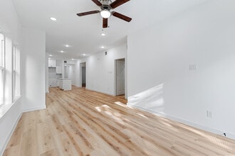 9318 Firnat St in Houston, TX - Foto de edificio - Building Photo