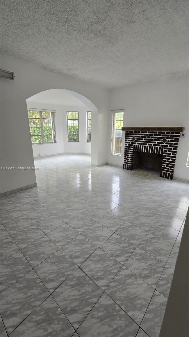 2340 SW 11th St in Miami, FL - Building Photo - Building Photo